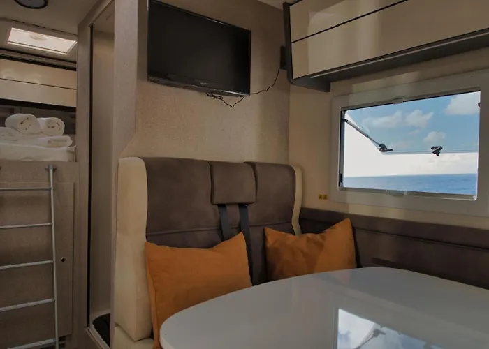 Jr Autocaravanas Οργανωμένο κάμπινγκ *